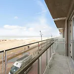Flat In With Ocean Views 블랑켄베르크