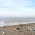 Flat In With Ocean Views 아파트