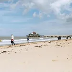 Flat In With Ocean Views 아파트 블랑켄베르크