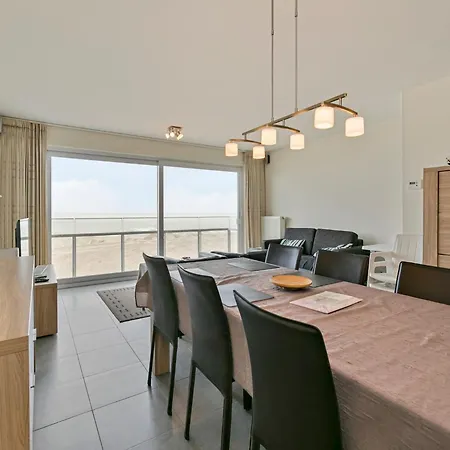 Flat In With Ocean Views