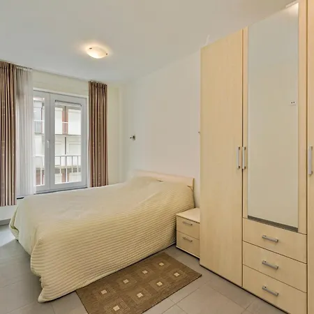 Flat In With Ocean Views Daire