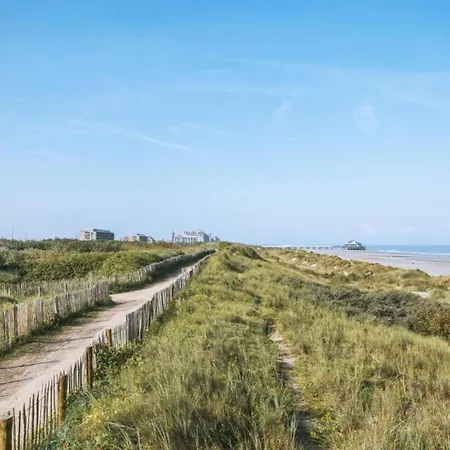 Flat In With Ocean Views Daire *