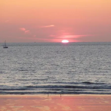 Flat In With Ocean Views