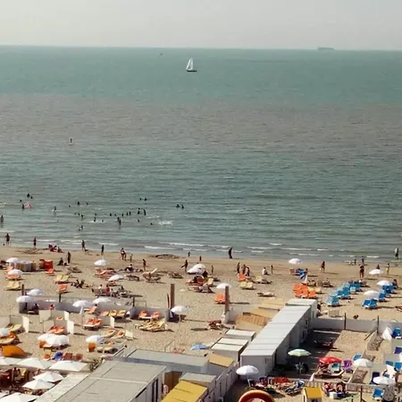 Flat In With Ocean Views Apartmán *