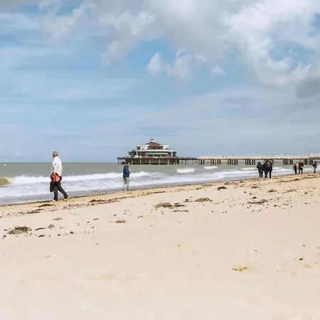 Flat In With Ocean Views Daire Blankenberge