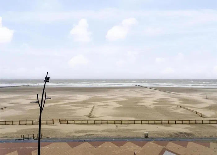 Flat In With Ocean Views Apartmán